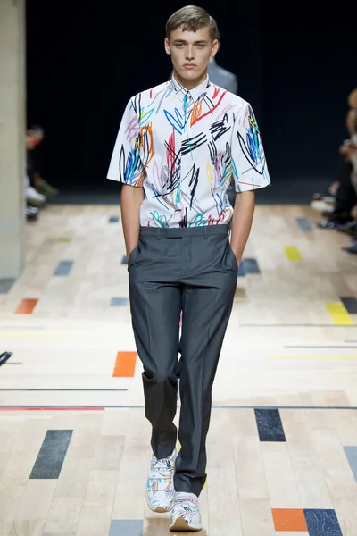 Look 43